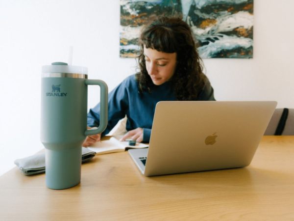 Fľaša STANLEY The Quencher H2.O FlowState™ Tumbler 1.18l shale - Image 3